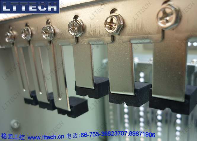 ���ػ����䱸�����ֳ��ȵ�ѹ����ÿ��ѹ���߶ȿɵ�����Ӧ��ͬ�߶Ȱ忨�����Լ�ǿѹ����ͷ��忨�Ӵ��ĵط��������𽺵�����ѹ��װ�ü���ѹ���ߵͲ�һ�ĸ���忨�ֲ���ѹ���忨��΢���Ļ��嵯�Ը���ȷ������ϵͳ���ȶ�����